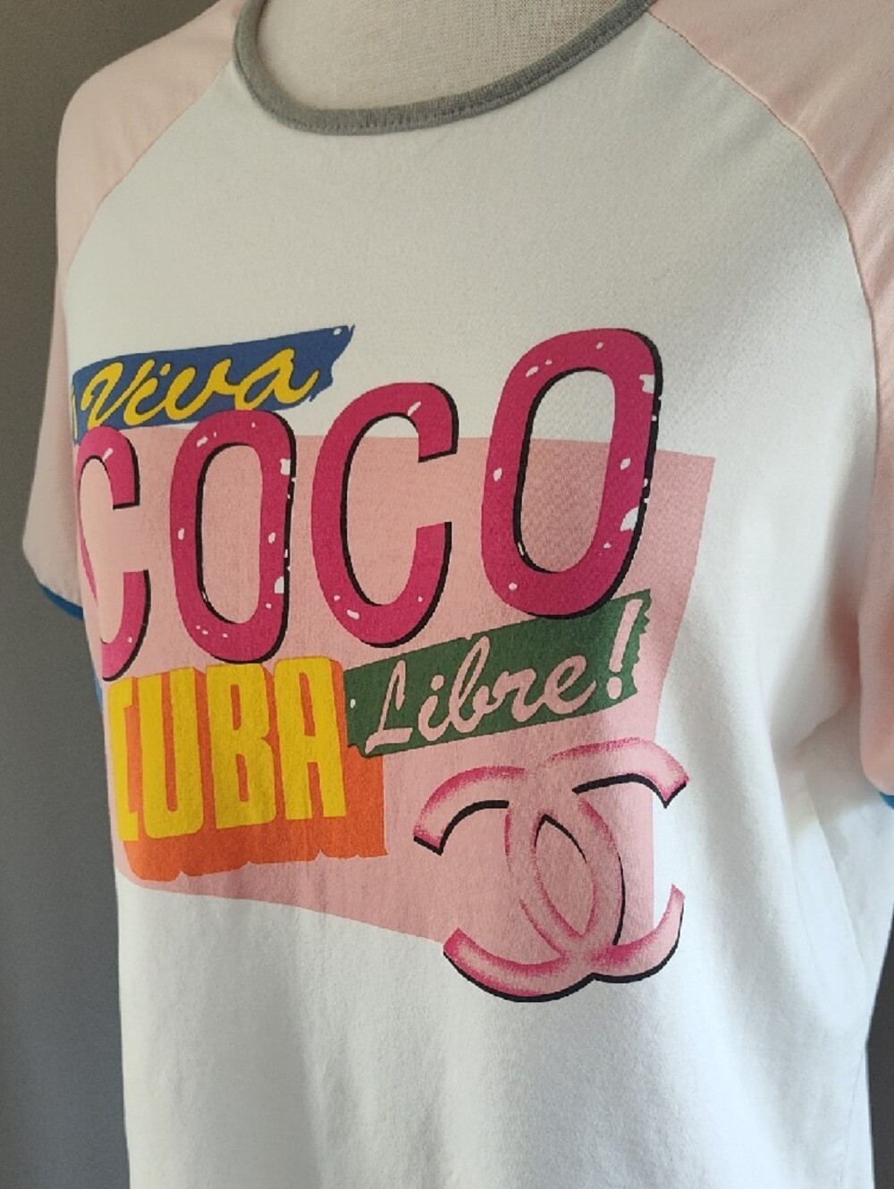 CHANEL Viva Coco Libre Cuba Graphic Short Sleeve Tee - Picture 3 of 8